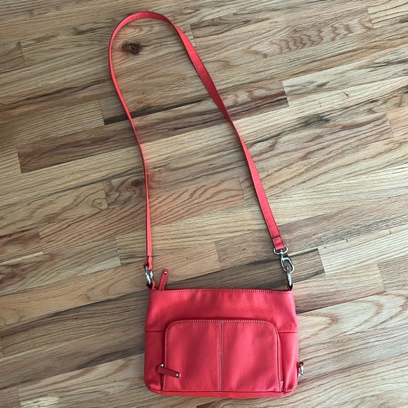 Tignanello Red Pebbled Leather Crossbody Purse Handbag. - Picture 12 of 13